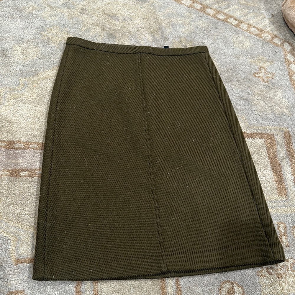 Theory green wooo skirt!